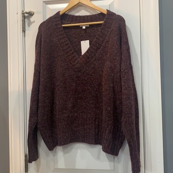 ABOUND
V-neck Sweater In Burgundy Stem - Picture 2 of 6